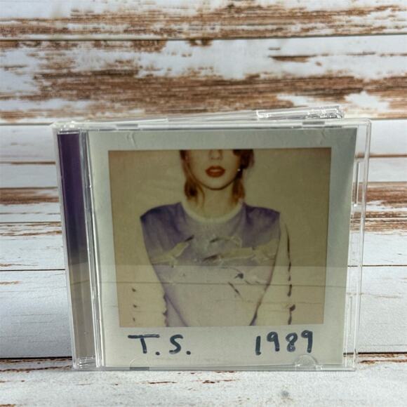 Taylor Swift 1989 CD Album 2014 Big Machine Records - Picture 1 of 4